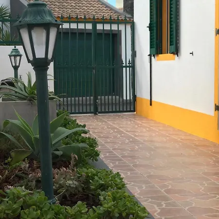 Pensionat Guestready - Volcanic Nature- Sea And Tranquillity Mosteiros (Azores)